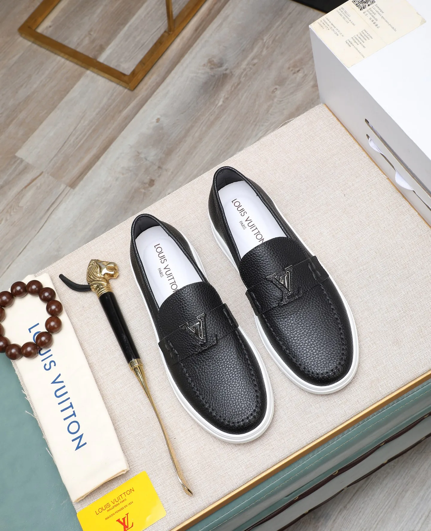 Men's shoes 💰440 📛📛【LOUIS VUITTON】Louis Vuitton official website synchronized new products 👟Milan fashion catwalk style 🇰🇾🇰🇾LV family logo, celebrity style, a must-have for fashionistas ⚠️First-layer calfskin ➕Genuine leather lining ➕Official website original version special outsole 👞Number 38-44